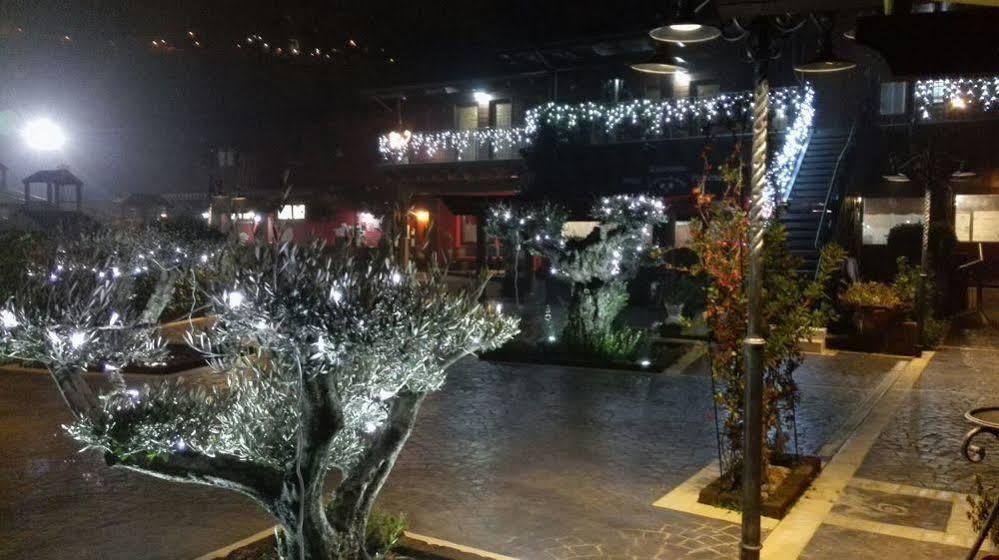 Hotel Il Dito E La Luna Ripa Teatina エクステリア 写真
